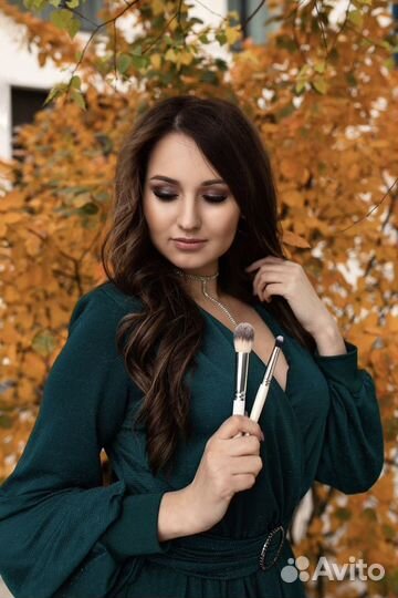 Визажист-бровист, администратор