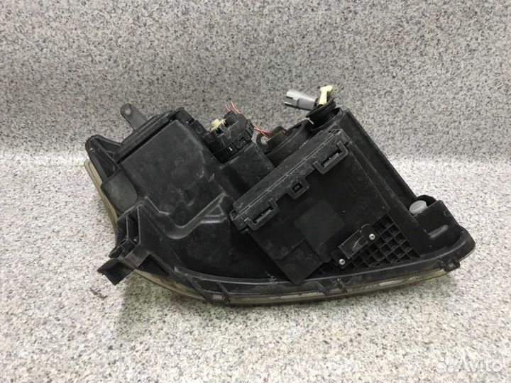 Фара левая Toyota Avensis T250 2007