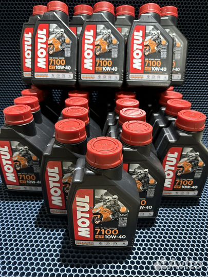 Motul 7100 4T. 10W-40