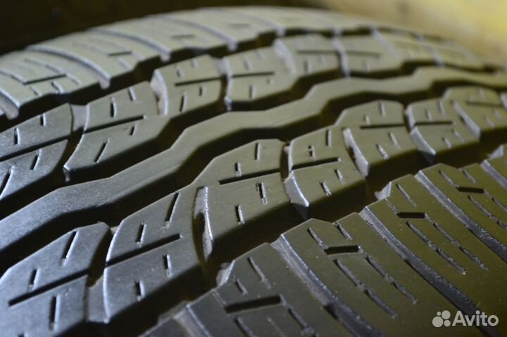 Bridgestone Dueler H/T D687 235/55 R18