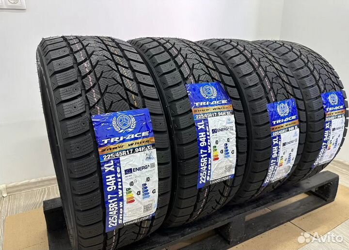 Tri Ace Snow White II 225/45 R17 25H