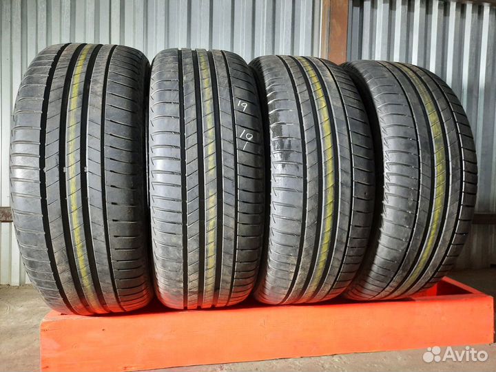 Bridgestone Turanza T005 215/55 R17