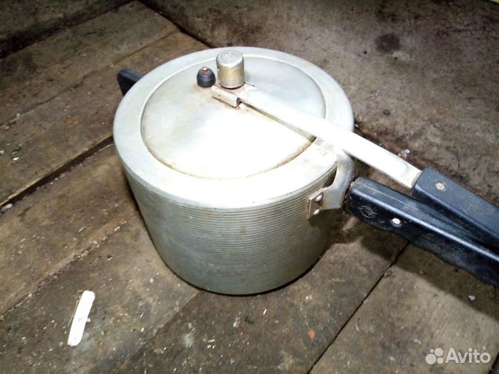 Скороварка СССР, 2 шт, разный замок