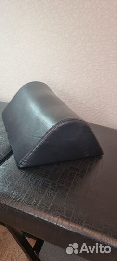 Подушка под ноги на кушетку