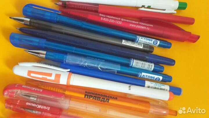 Разные ручки канцелярские
