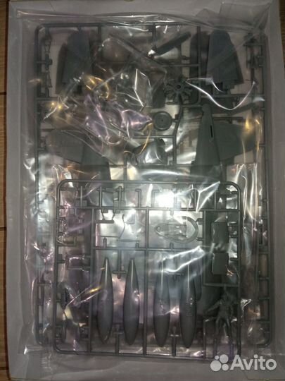 Сборная модель самолета Tamiya 1:48 F4U-1D Corsair