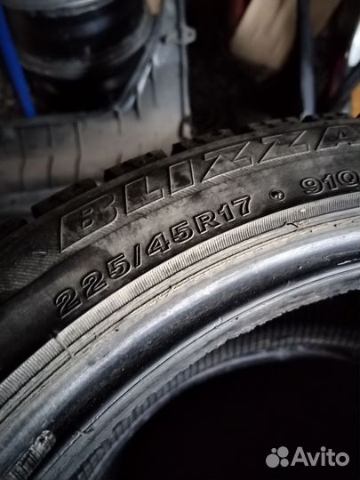 Bridgestone Blizzak Ice 225/45 R17 91Q