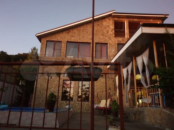 Дом 229 м² на участке 13,5 сот.