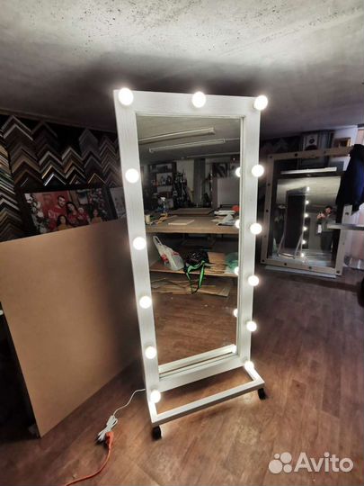 Багетная мастерская RV. Зеркала Вышивки Живопись