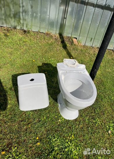 Унитаз с бачком новый