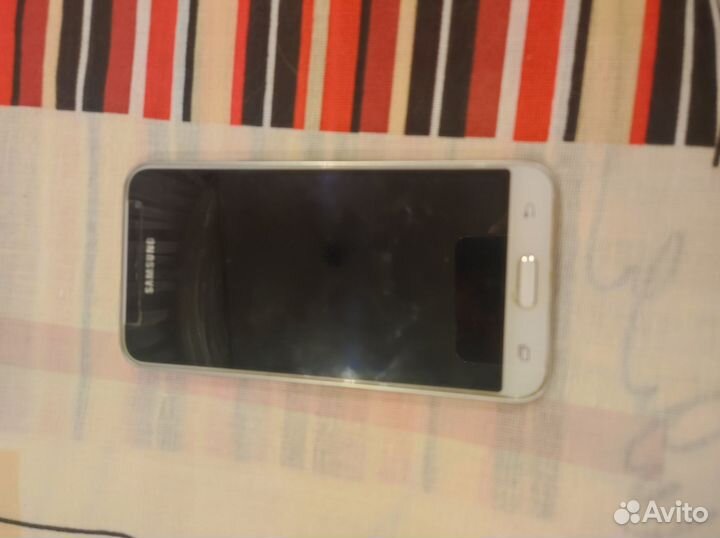 Samsung Galaxy J3 (2016) SM-J320H/DS, 8 ГБ