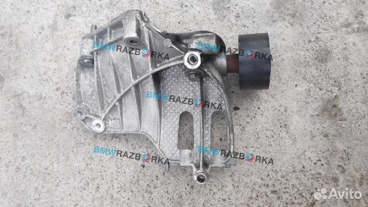 Кронштейн компрессора кондиционера BMW 5