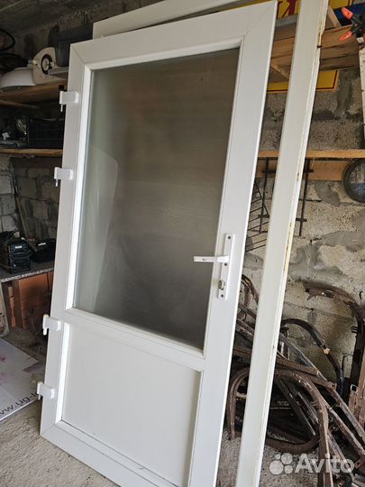 Дверь пластиковая пвх входная теплая