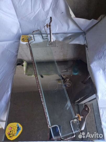 Зеркало с полочкой