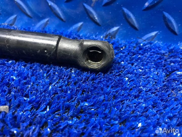 Амортизатор капота Mercedes W204