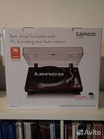 Проигрыватель винила Lenco L-92 Walnut