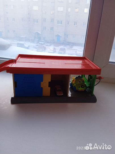 Детский гараж для машинок