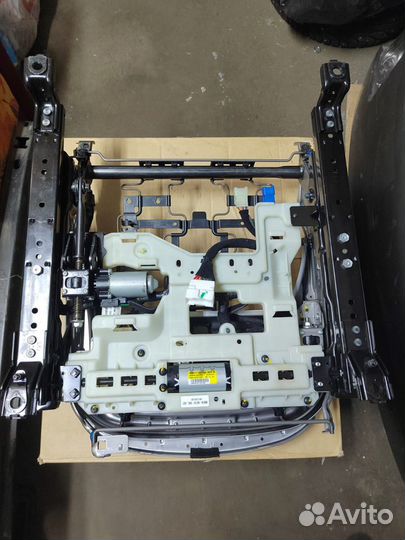 Сиденье водительское Hyundai Santa Fe 3