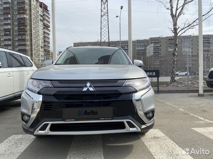 Mitsubishi Outlander 2.0 CVT, 2022