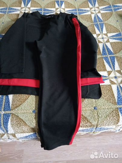 Женский спортивный костюм