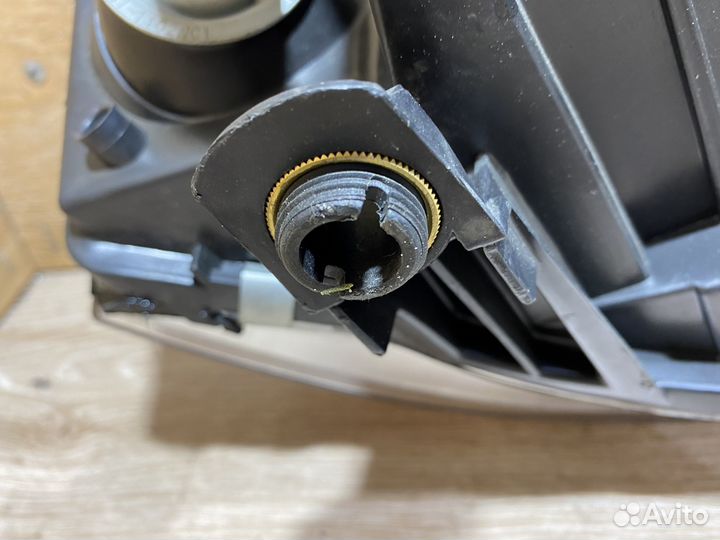 Фара левая Audi A6 C5 дорестайлинг 142413