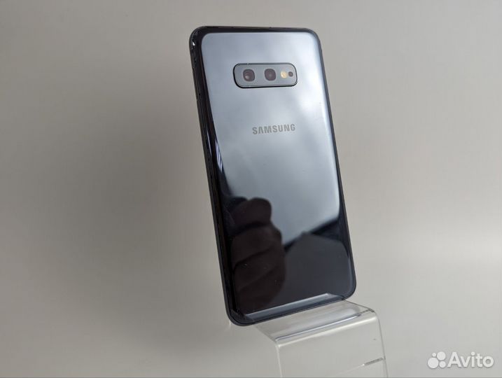 Samsung Galaxy S10e, 6/128 ГБ