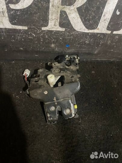 Замок багажника Mazda 3 bk