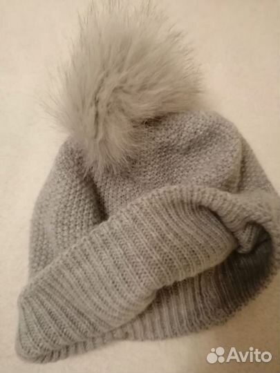 Шапка для девочки с натуральным бубоном