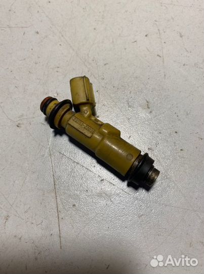 Форсунка Toyota Corolla Runx 2zzge 2005