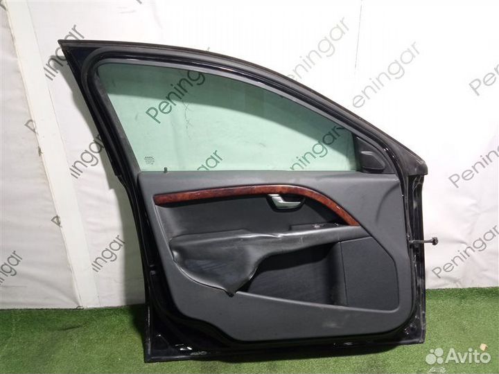 Дверь передняя левая Volvo V70 BW