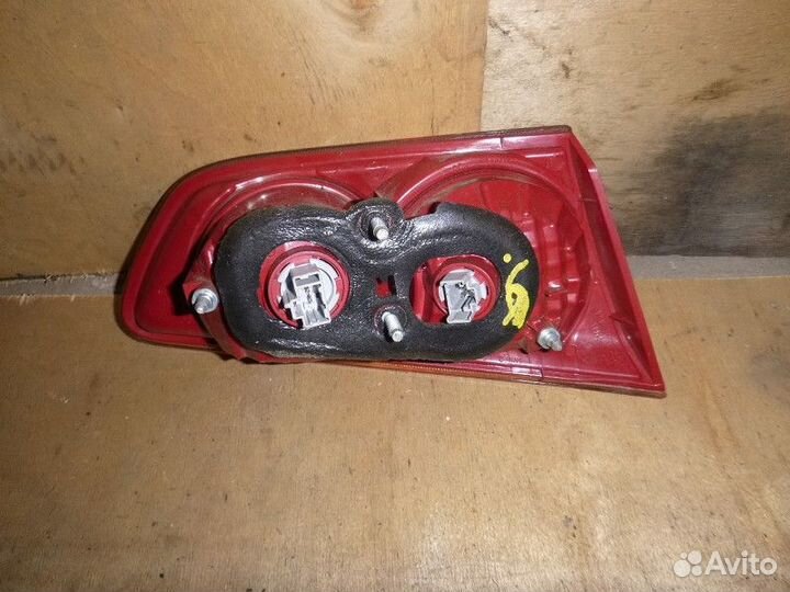 Фонарь задний внутренний правый mitsubishi lancer
