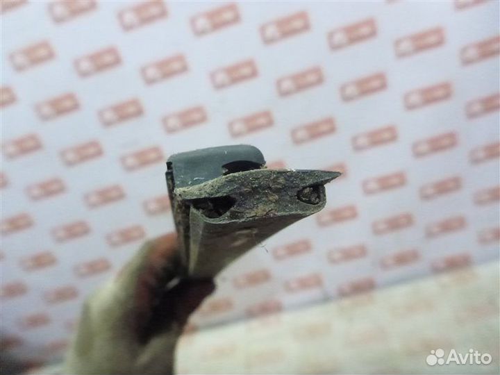 Уплотнитель стекла двери бархотка передний левый