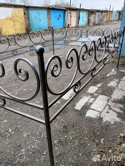 Оградки на кладбище