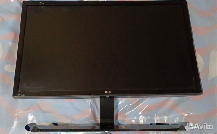 Монитор LG 19