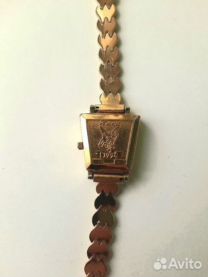 Золотые часы ника