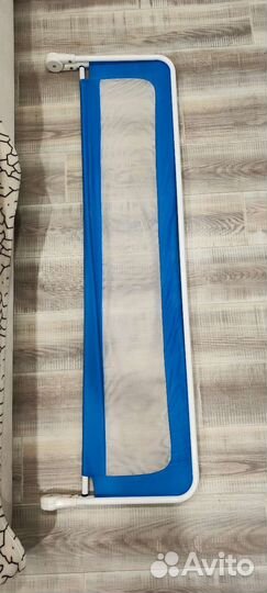 Защитный бортик для кровати