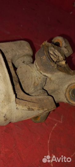 Вал карданный задний Navara D40