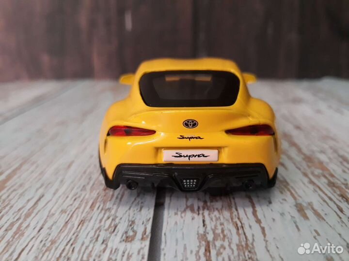 Модель автомобиля коллекционная Toyota Supra 2020
