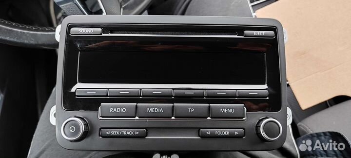 Штатная магнитола на volkswagen tiguan