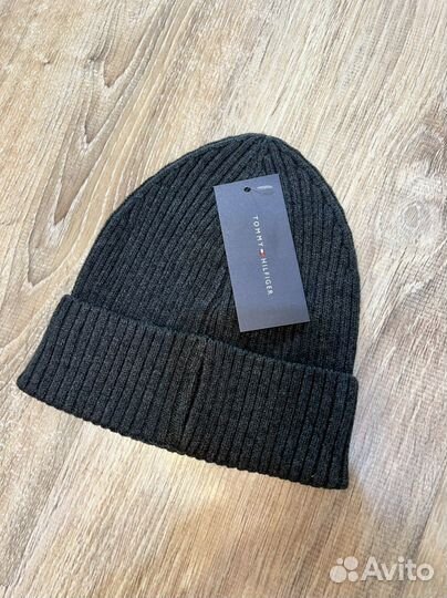 Фирменная шапка Tommy Hilfiger