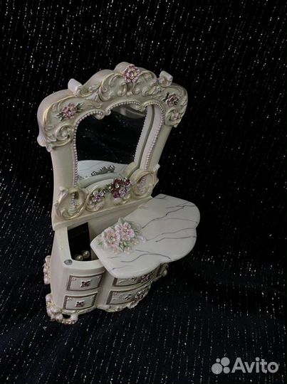 Подставка для украшений, шкатулка