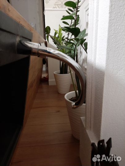 Кухонная мойка с раковиной и краном