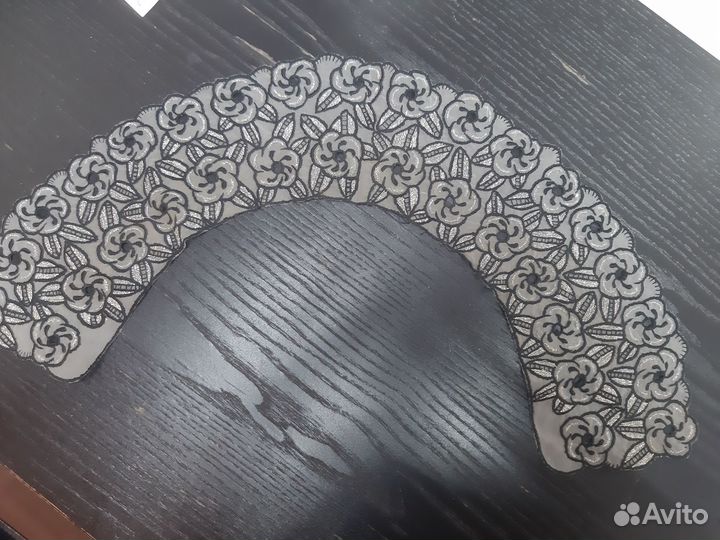 Воротник с вышивкой