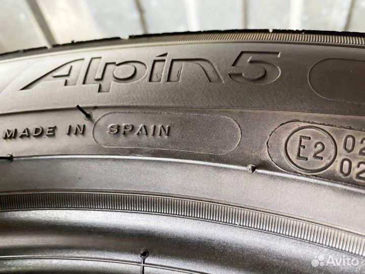 Michelin Alpin 5 215/65 R16