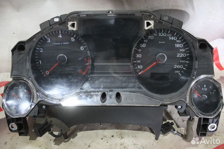 Комбинация приборов Audi A8