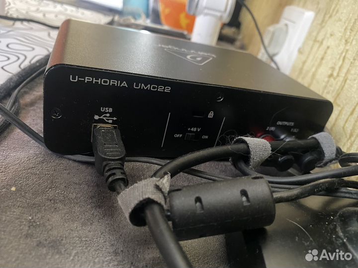 Звуковая карта behringer u phoria umc22