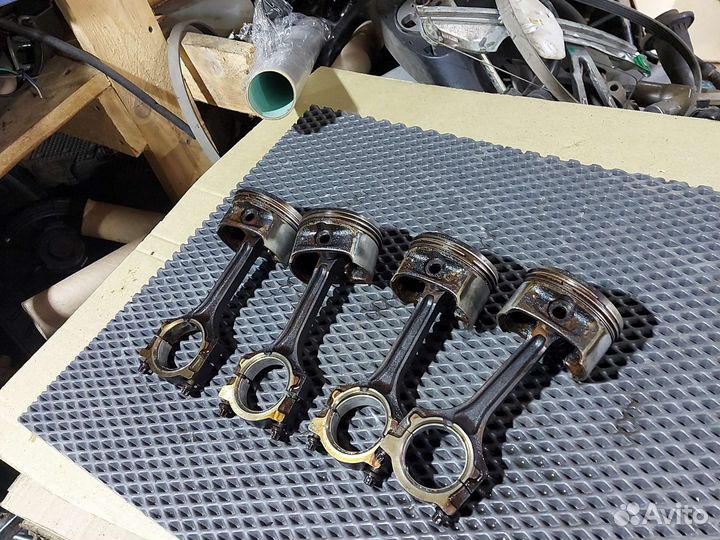 Поршня двигателя 1.6 hxda Ford Focus II 2008 г