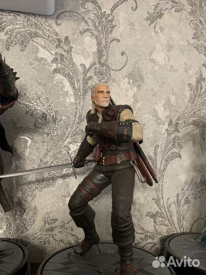 Фигурка Ведьмак 3 Геральт доспехи школы Мантикоры