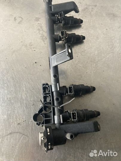 Топливные форсунки Пежо 405 2.0