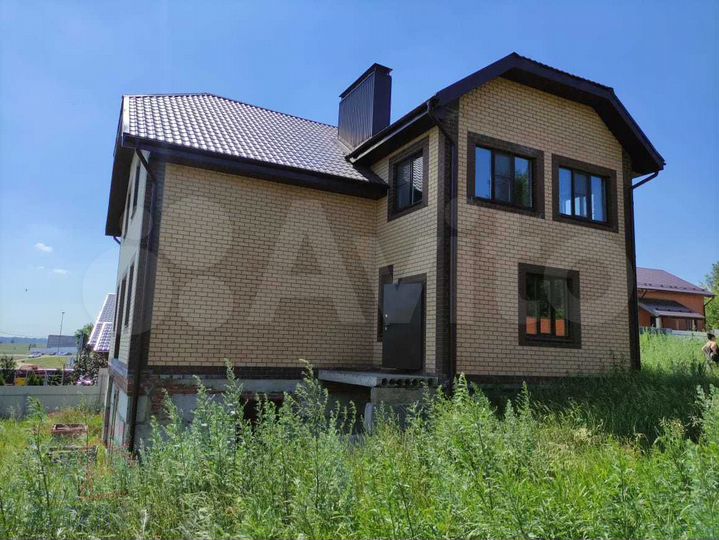 Коттедж 346 м² на участке 8 сот.